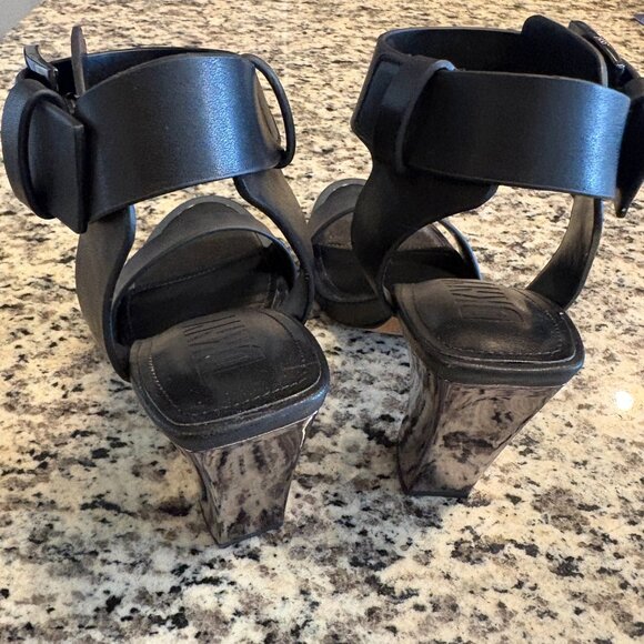 DKNY Terah Block Heel Sandal – Women’s Size 7.5 – Black – Worn Once – RN 31127 - Picture 5 of 5